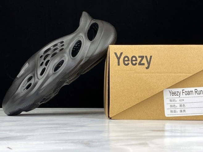 Runner Yeezy Foam Slide 0804